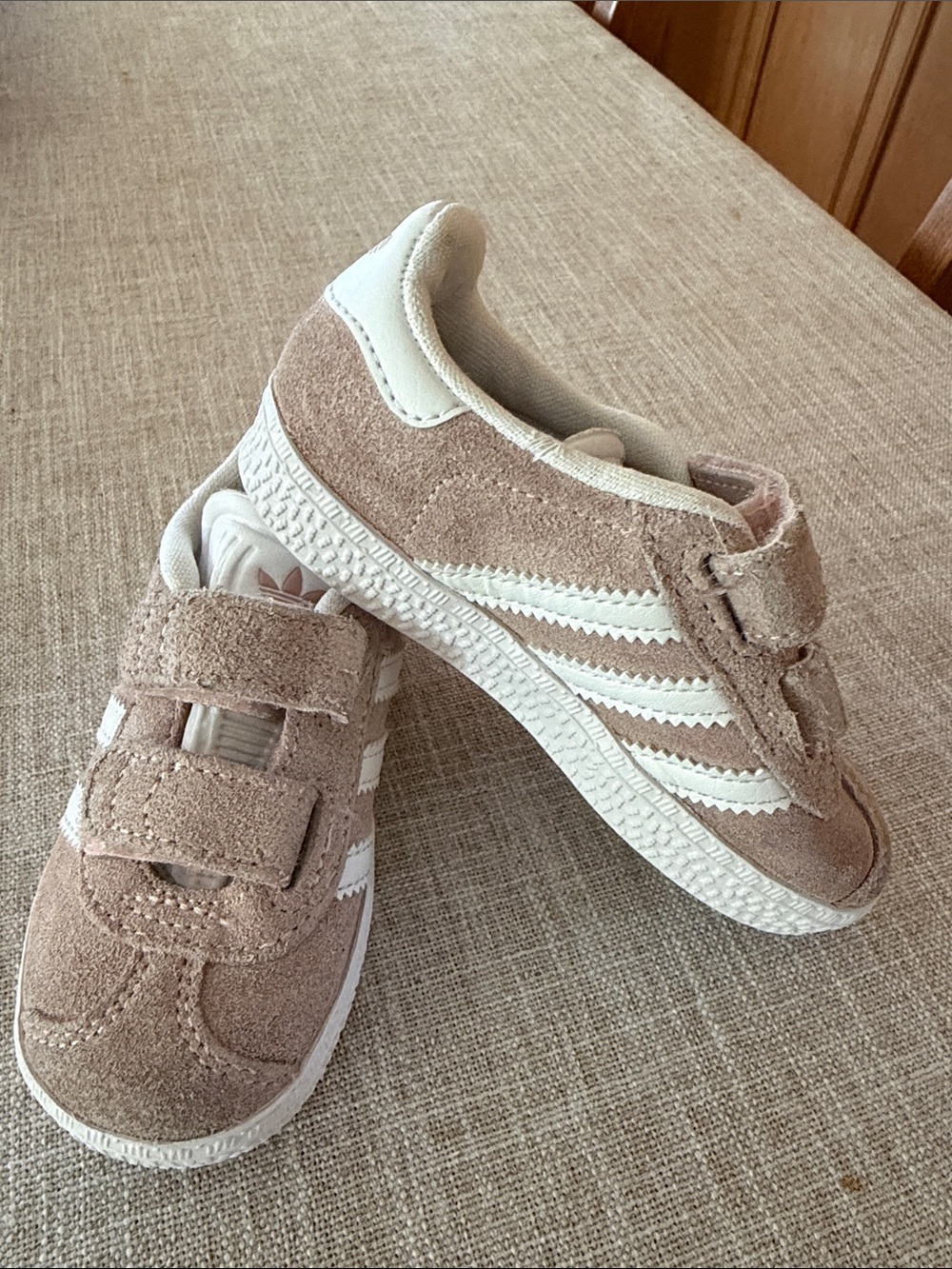 Adidas Gazelle Kids Suede Velcro Sneakers in Blush and White 7
